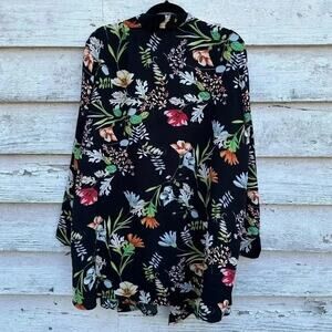 Life style Womens lightweight floral beach cover up excellent condition size